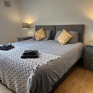  Apartment Spacious Ground Floor Comfortably Sleeps Up To Eight United Kingdom